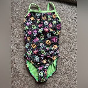 Dolfin Uglies Crossbones Candy Skulls V-Back 28